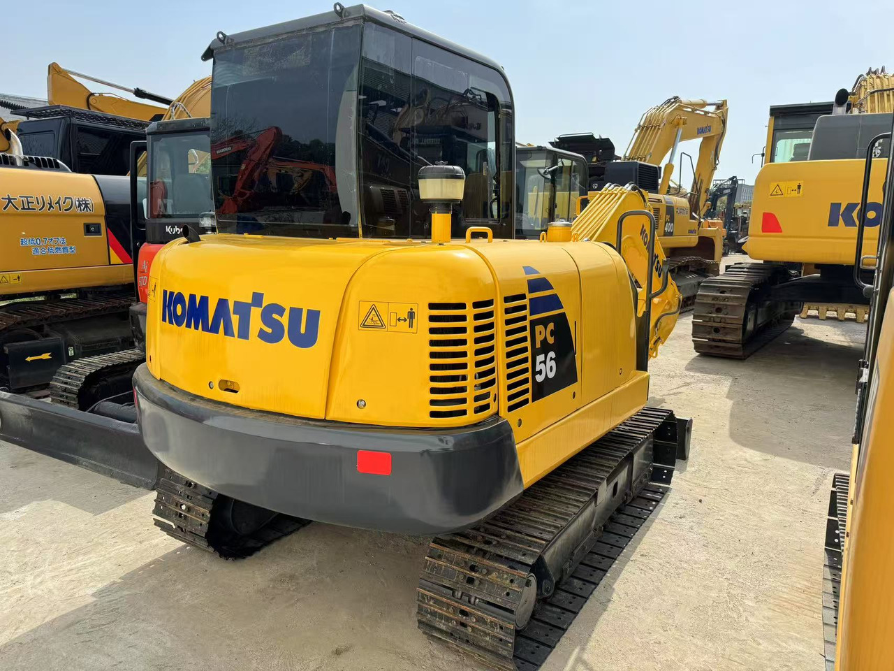 KOMATSU PC56 - Máy xúc mini: hình 3 KOMATSU PC56 - Máy xúc mini: hình 3