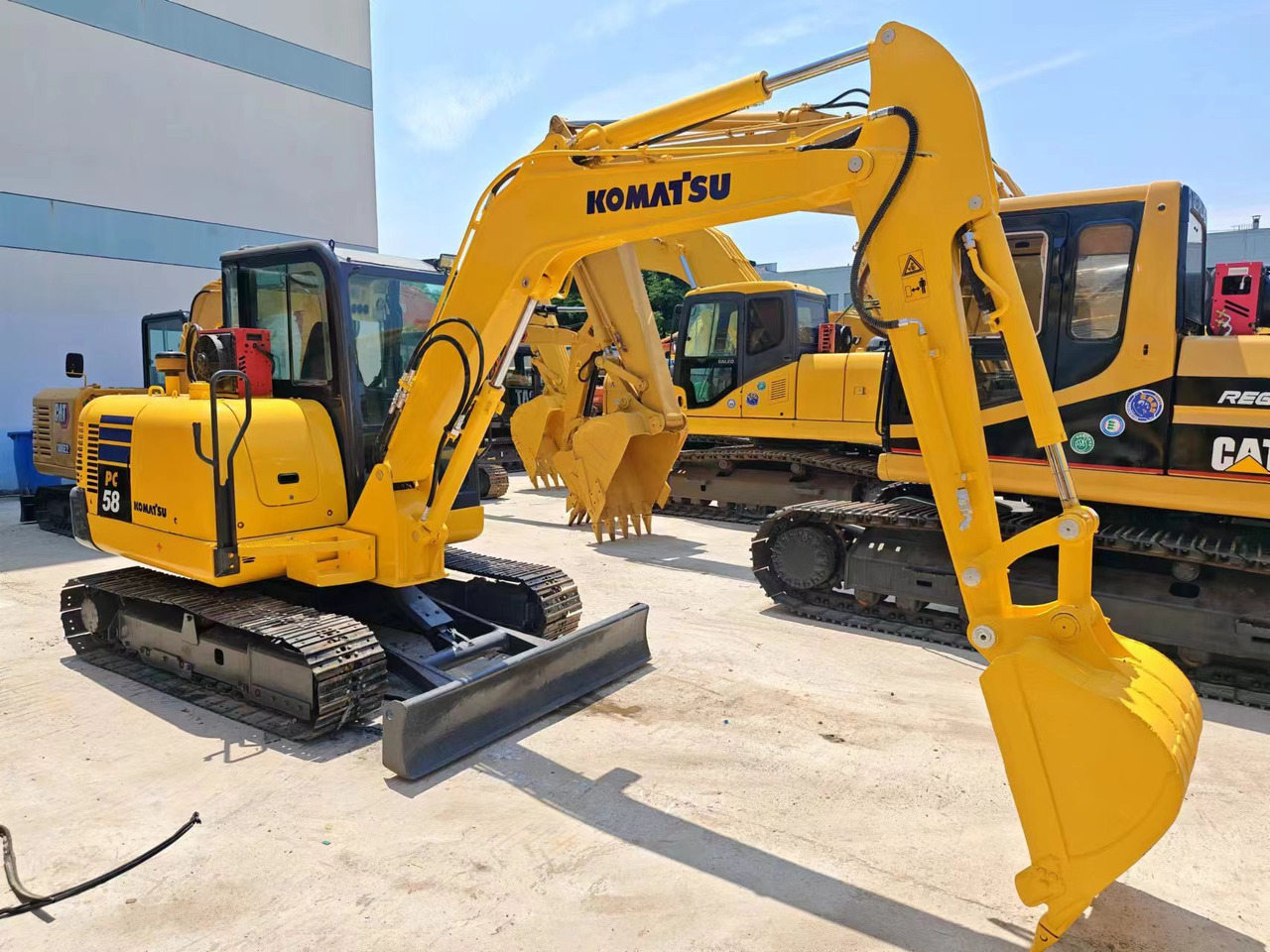 KOMATSU PC58 - Máy xúc mini: hình 1 KOMATSU PC58 - Máy xúc mini: hình 1