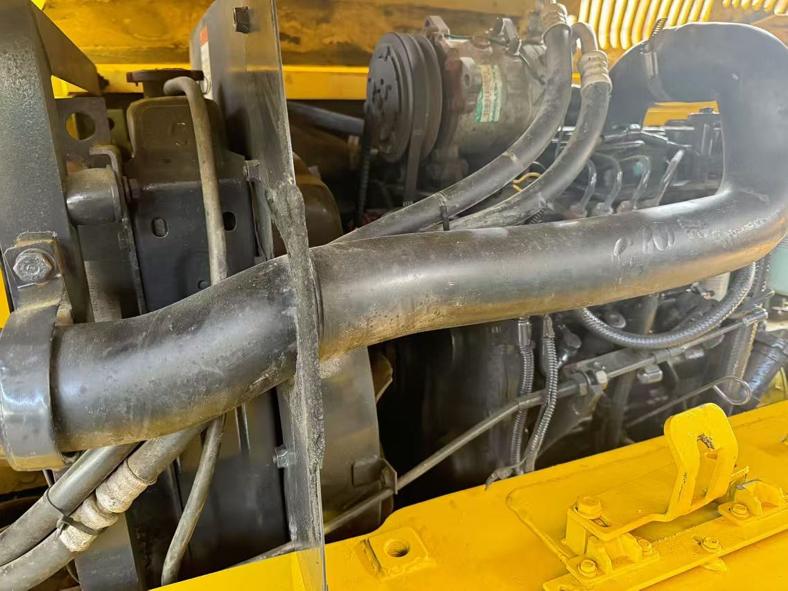 KOMATSU PC60-7 - Máy xúc mini: hình 4 KOMATSU PC60-7 - Máy xúc mini: hình 4