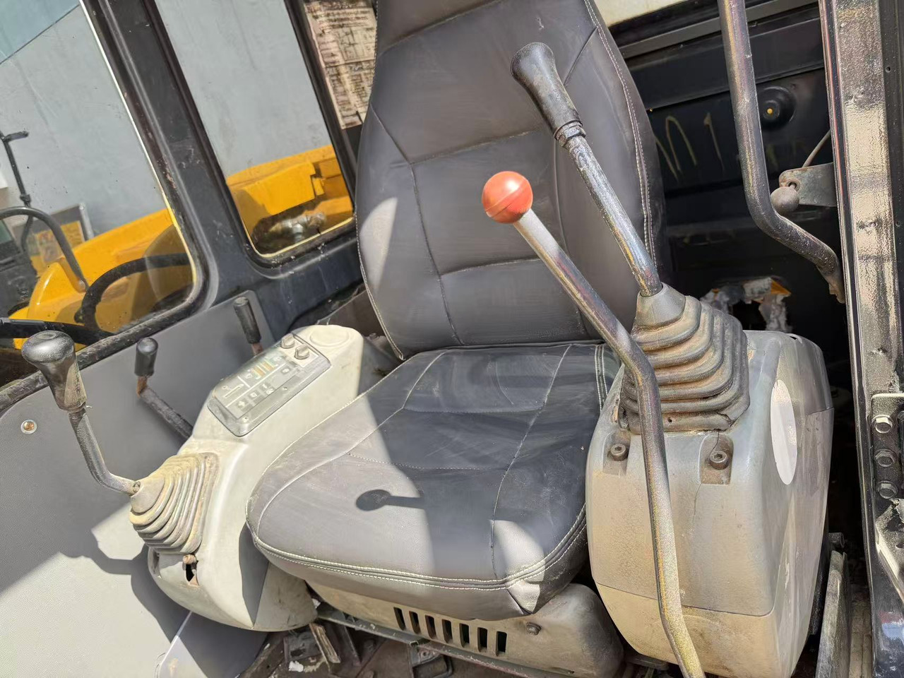 KOMATSU PC60-7 - Máy xúc mini: hình 4 KOMATSU PC60-7 - Máy xúc mini: hình 4