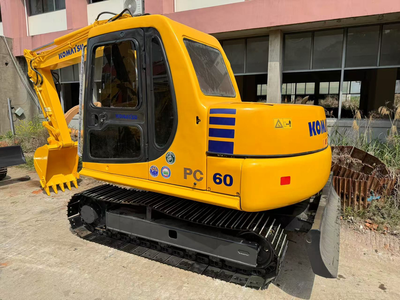 KOMATSU PC60-7 - Máy xúc mini: hình 1 KOMATSU PC60-7 - Máy xúc mini: hình 1