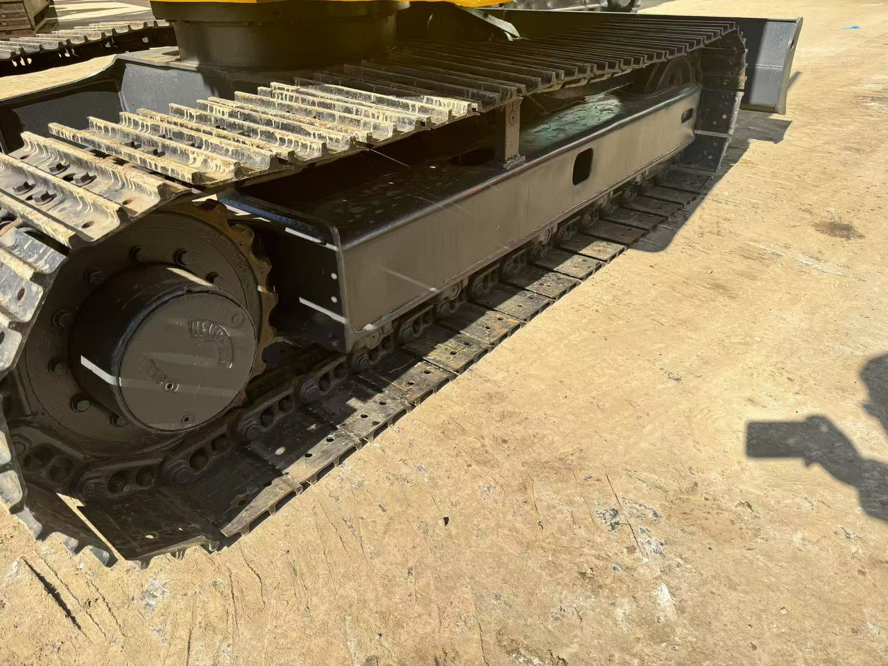 KOMATSU PC60-7 - Máy xúc bánh xích: hình 5 KOMATSU PC60-7 - Máy xúc bánh xích: hình 5
