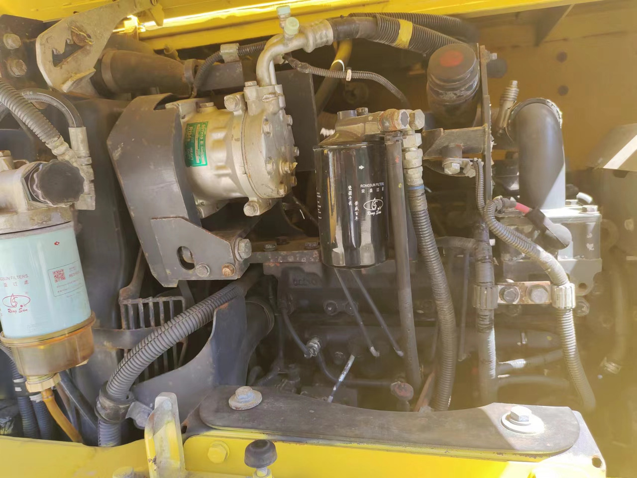 KOMATSU PC70-8 - Máy xúc mini: hình 4 KOMATSU PC70-8 - Máy xúc mini: hình 4