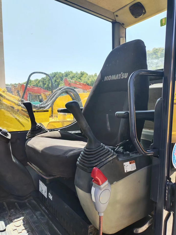 KOMATSU PC70-8 - Máy xúc mini: hình 3 KOMATSU PC70-8 - Máy xúc mini: hình 3