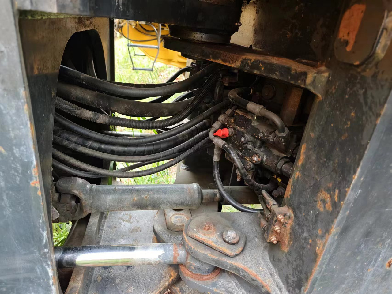 KOMATSU WA380-6 - Máy xúc lật bánh lốp: hình 2 KOMATSU WA380-6 - Máy xúc lật bánh lốp: hình 2