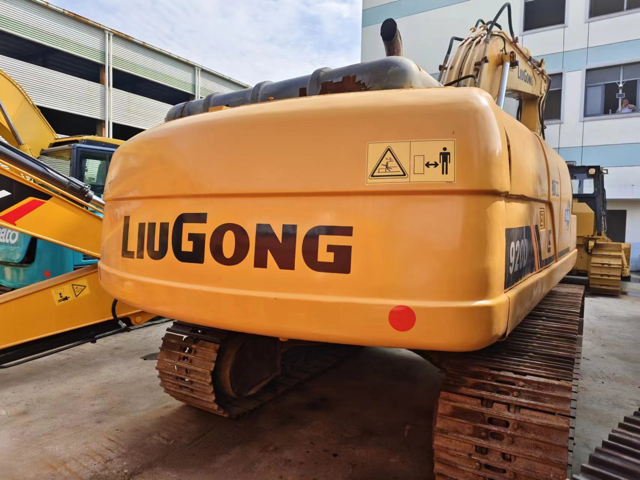 LIUGONG 920D - Máy xúc bánh xích: hình 2 LIUGONG 920D - Máy xúc bánh xích: hình 2