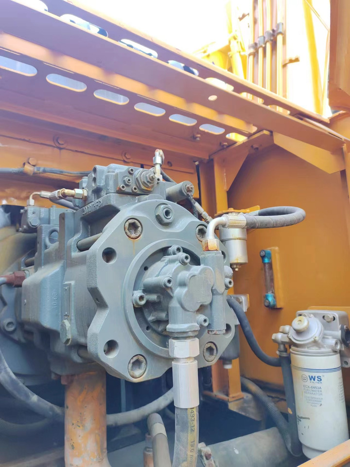 SANY SY365H - Máy xúc bánh xích: hình 3 SANY SY365H - Máy xúc bánh xích: hình 3