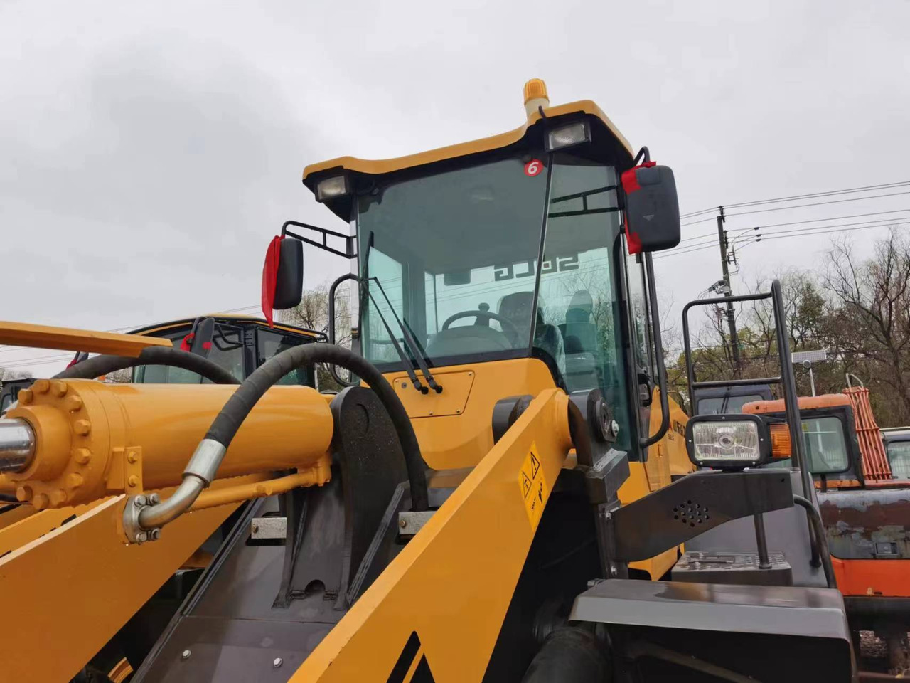 SDLG 956F - Máy xúc lật bánh lốp: hình 2 SDLG 956F - Máy xúc lật bánh lốp: hình 2