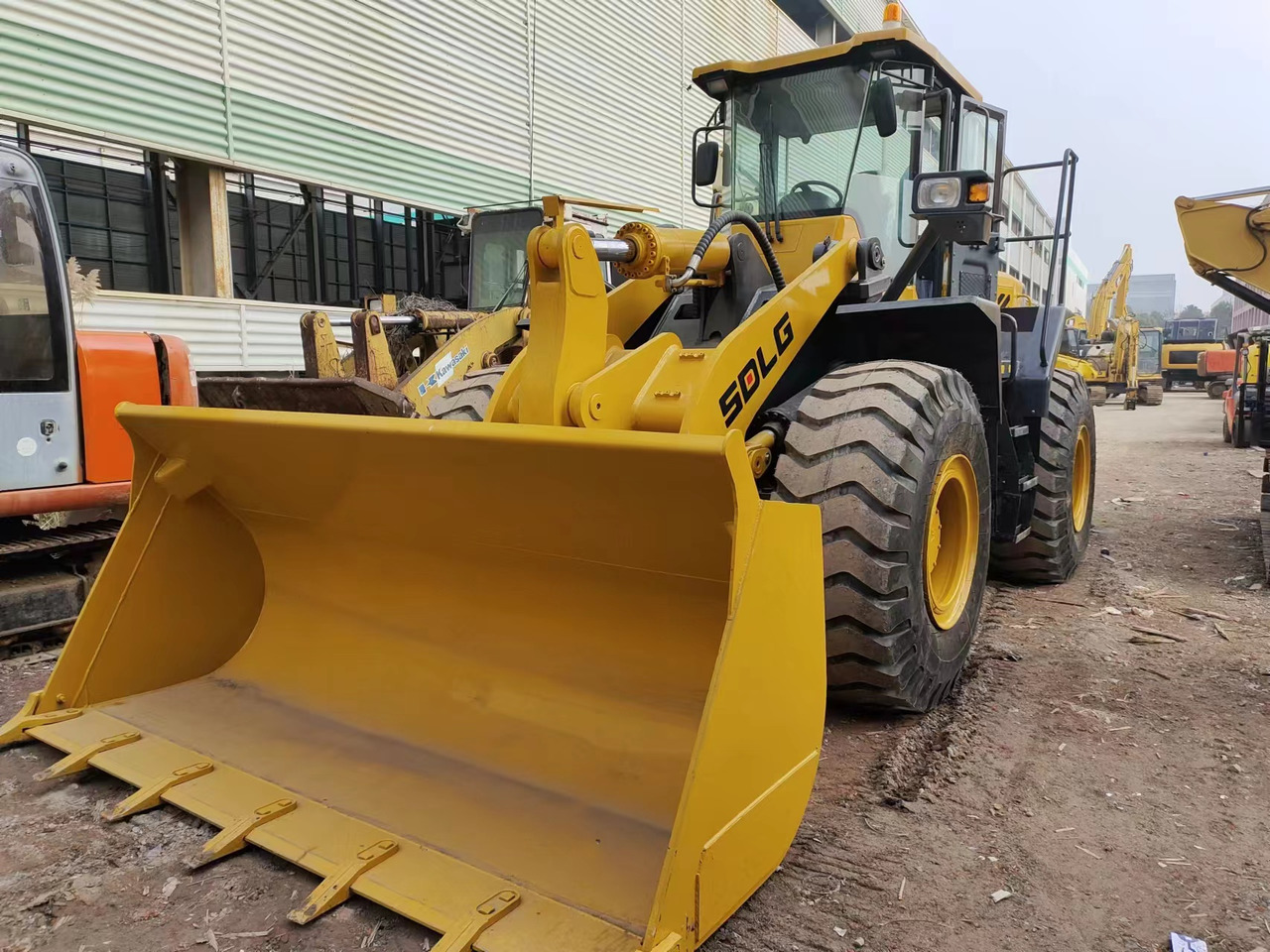SDLG LG956L with CAT engine - Máy xúc lật bánh lốp: hình 1 SDLG LG956L with CAT engine - Máy xúc lật bánh lốp: hình 1