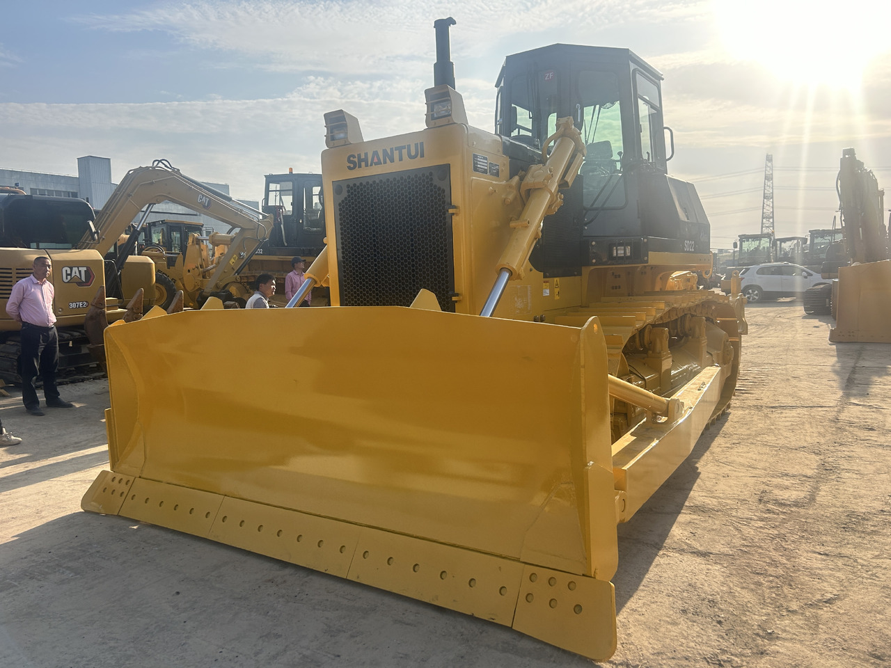 SHANTUI SD22 - Máy ủi: hình 2 SHANTUI SD22 - Máy ủi: hình 2