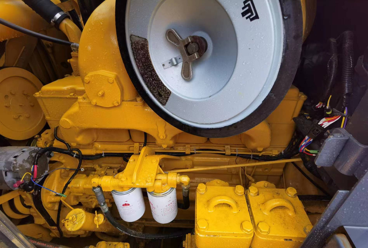 SHANTUI SD22 - Máy ủi: hình 3 SHANTUI SD22 - Máy ủi: hình 3