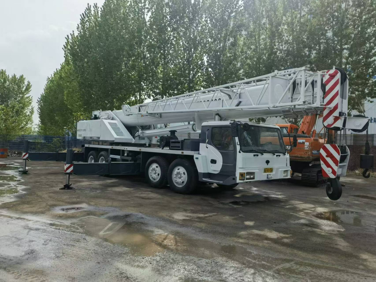 TEREX CHANGJIANG 70Ton - Cẩu bánh lốp: hình 1 TEREX CHANGJIANG 70Ton - Cẩu bánh lốp: hình 1