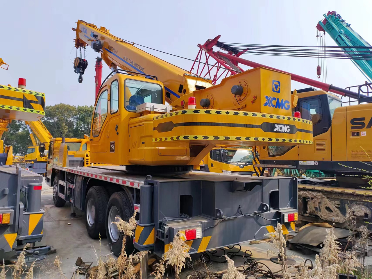 XCMG QY25K - Cẩu bánh lốp: hình 1 XCMG QY25K - Cẩu bánh lốp: hình 1