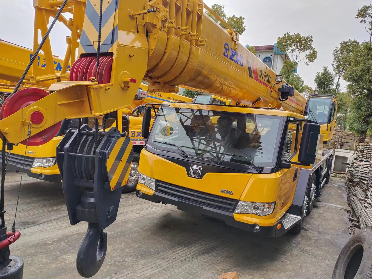 XCMG QY50K - Cẩu bánh lốp: hình 1 XCMG QY50K - Cẩu bánh lốp: hình 1