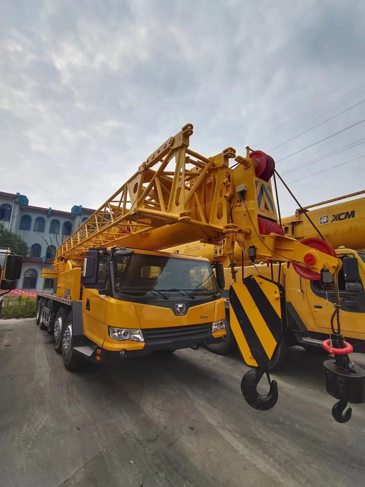 XCMG QY70K - Cẩu bánh lốp: hình 5 XCMG QY70K - Cẩu bánh lốp: hình 5