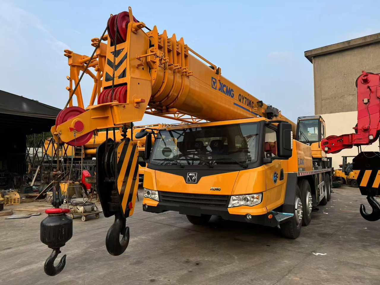 XCMG QY70K - Cẩu bánh lốp: hình 1 XCMG QY70K - Cẩu bánh lốp: hình 1