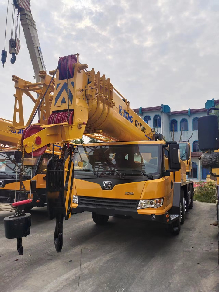 XCMG QY70K - Cẩu bánh lốp: hình 1 XCMG QY70K - Cẩu bánh lốp: hình 1