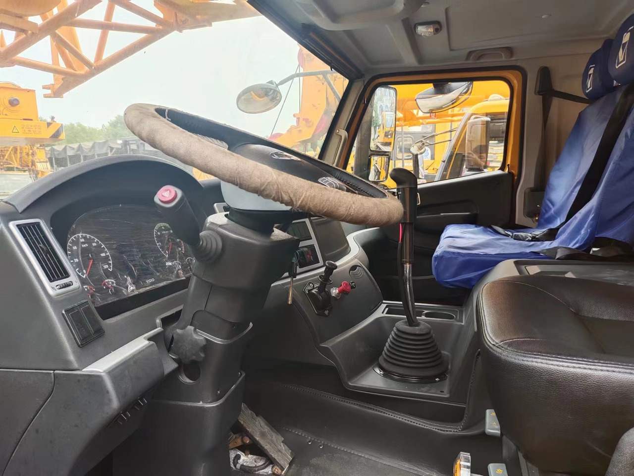 XCMG QY70K - Cẩu bánh lốp: hình 4 XCMG QY70K - Cẩu bánh lốp: hình 4