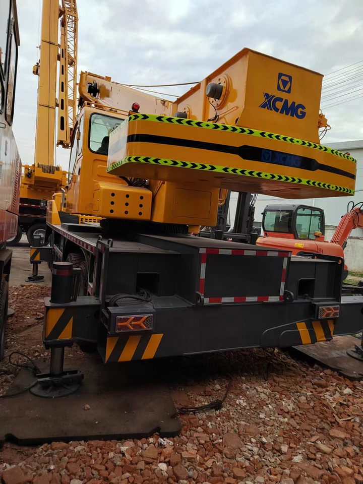 XCMG QY70K good condition QY25K QY50K QY100K QY130K China brand mobile crane - Cẩu bánh lốp: hình 3 XCMG QY70K good condition QY25K QY50K QY100K QY130K China brand mobile crane - Cẩu bánh lốp: hình 3