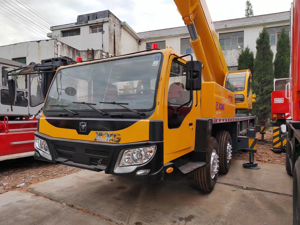 XCMG QY70K good condition QY25K QY50K QY100K QY130K China brand mobile crane - Cẩu bánh lốp: hình 1 XCMG QY70K good condition QY25K QY50K QY100K QY130K China brand mobile crane - Cẩu bánh lốp: hình 1
