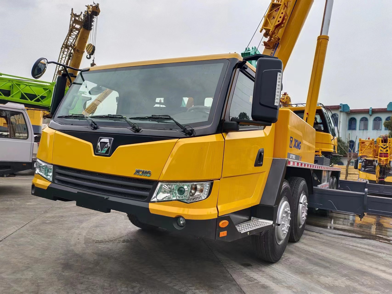XCMG QY75K - Cẩu bánh lốp: hình 2 XCMG QY75K - Cẩu bánh lốp: hình 2