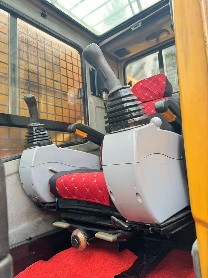 XCMG XCT80 - Cẩu bánh lốp: hình 4 XCMG XCT80 - Cẩu bánh lốp: hình 4