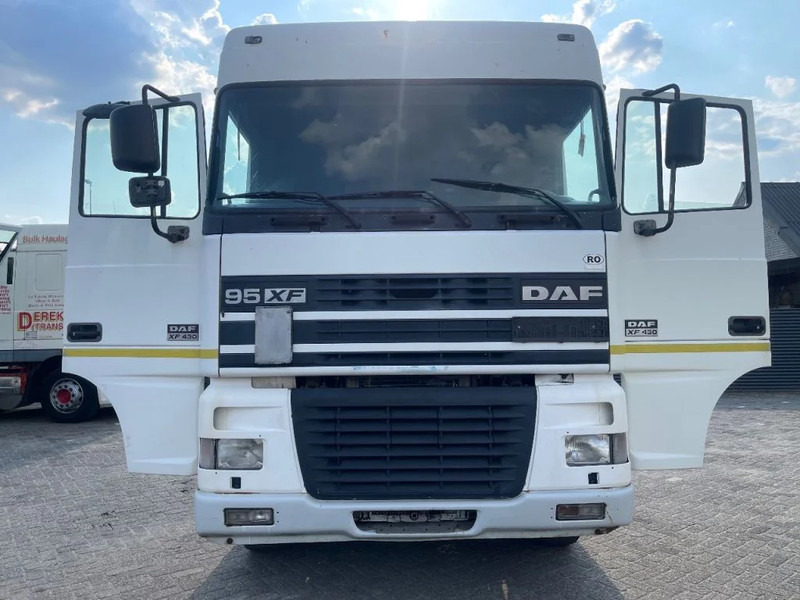 DAF XF 95.430 Tractor unit - Xe đầu kéo: hình 2 DAF XF 95.430 Tractor unit - Xe đầu kéo: hình 2