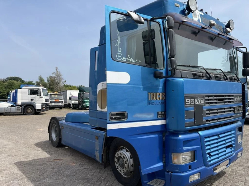 DAF XF 95.530 Tractor unit - Xe đầu kéo: hình 1 DAF XF 95.530 Tractor unit - Xe đầu kéo: hình 1