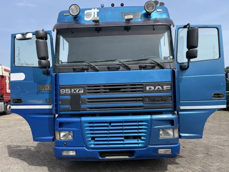 DAF XF 95.530 Tractor unit - Xe đầu kéo: hình 2 DAF XF 95.530 Tractor unit - Xe đầu kéo: hình 2
