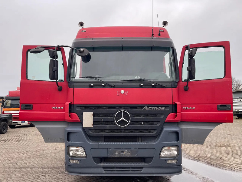 Mercedes-Benz Actros 1844 3 pedals - Xe đầu kéo: hình 2 Mercedes-Benz Actros 1844 3 pedals - Xe đầu kéo: hình 2