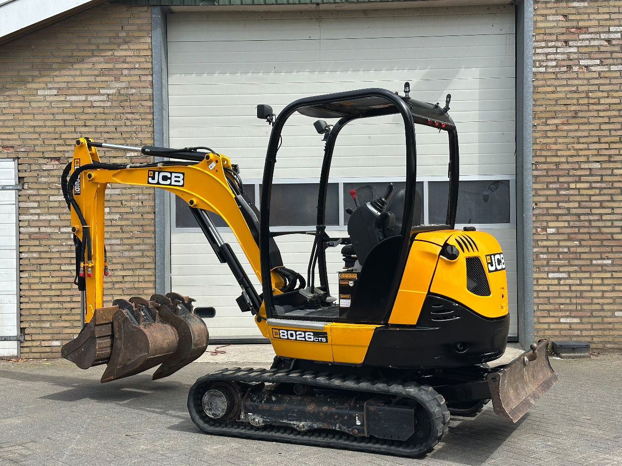 JCB 8026 - Máy xúc mini: hình 3 JCB 8026 - Máy xúc mini: hình 3