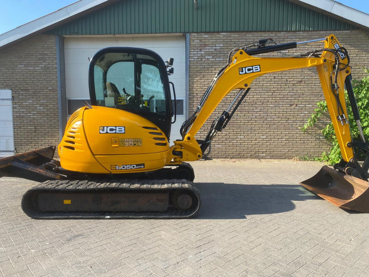 JCB 8050 - Máy xúc mini: hình 2 JCB 8050 - Máy xúc mini: hình 2