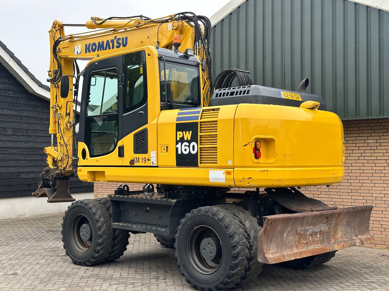 Komatsu PW160-8 - Máy xúc bánh lốp: hình 3 Komatsu PW160-8 - Máy xúc bánh lốp: hình 3