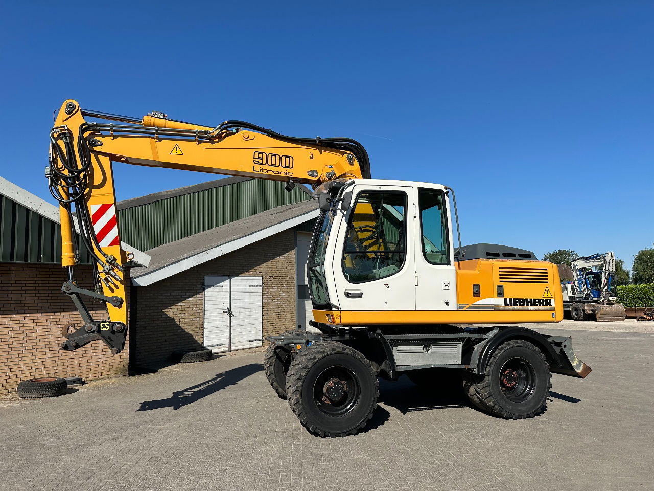Liebherr A900C - Máy xúc bánh lốp: hình 1 Liebherr A900C - Máy xúc bánh lốp: hình 1
