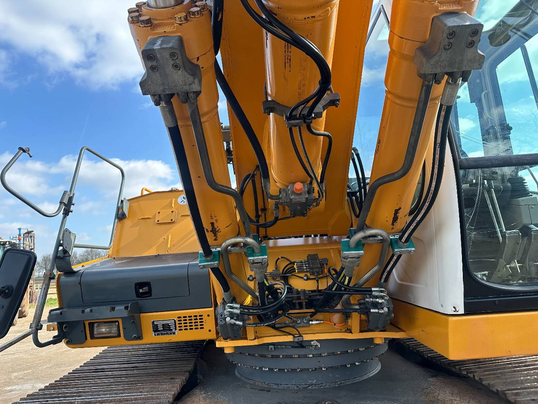 Máy xúc bánh xích Liebherr R934C Hdsl: hình 25 Máy xúc bánh xích Liebherr R934C Hdsl: hình 25