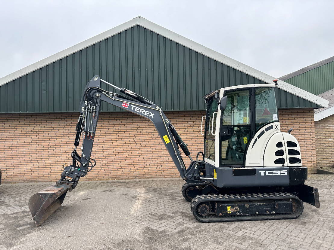 Terex TC35 - Máy xúc mini: hình 1 Terex TC35 - Máy xúc mini: hình 1