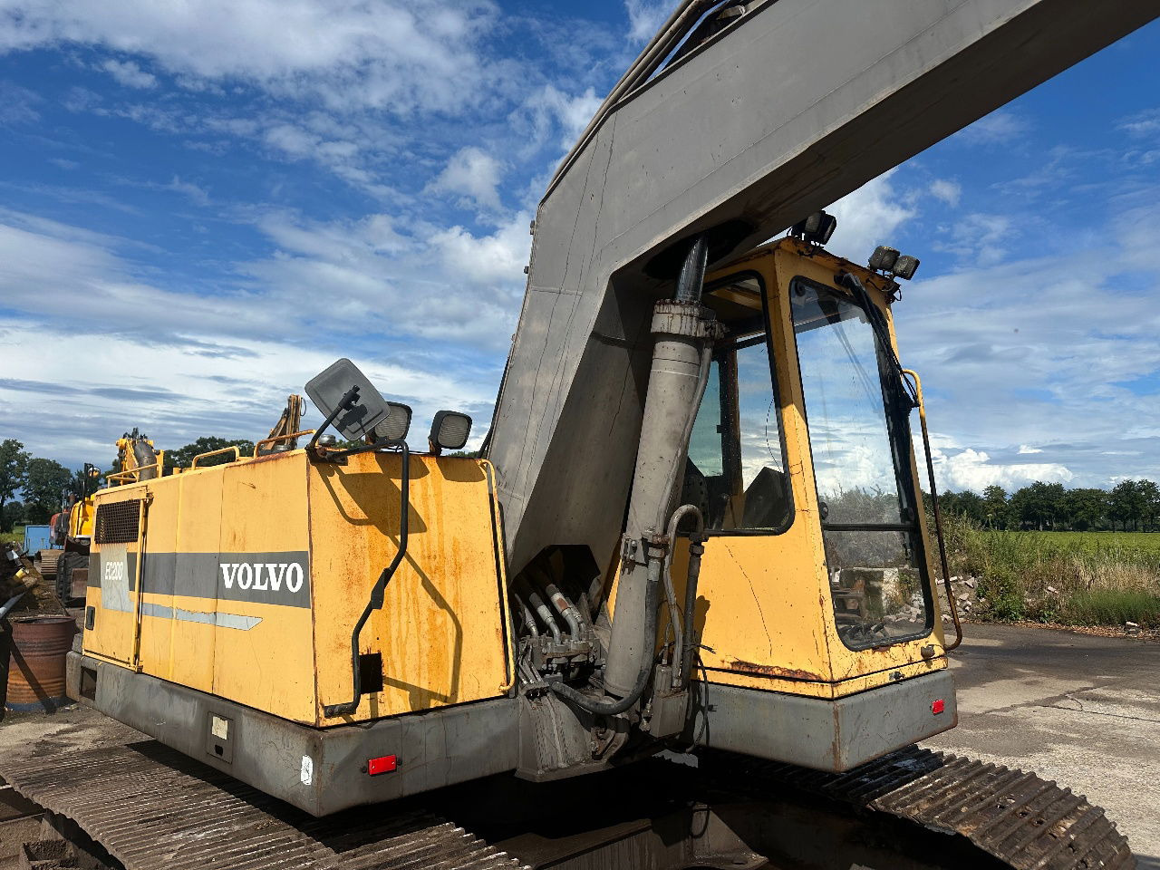 Volvo EC200 - Máy xúc bánh xích: hình 5 Volvo EC200 - Máy xúc bánh xích: hình 5