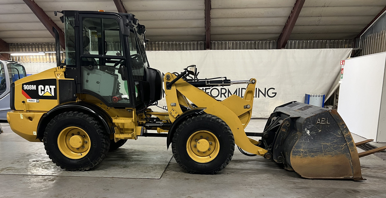 Cat 908M - Máy xúc lật bánh lốp: hình 5 Cat 908M - Máy xúc lật bánh lốp: hình 5