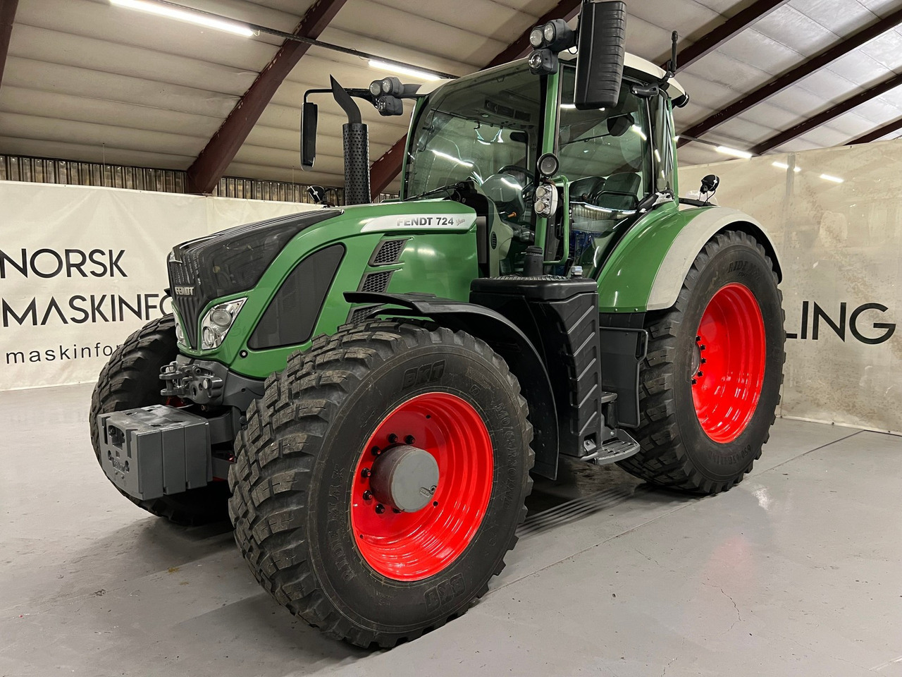 Fendt 724 Vario - Máy cày: hình 2 Fendt 724 Vario - Máy cày: hình 2