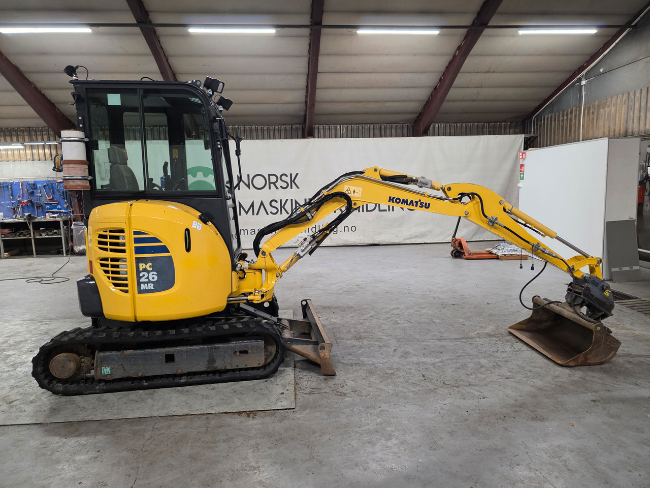 Komatsu PC26MR-3 - Máy xúc mini: hình 5 Komatsu PC26MR-3 - Máy xúc mini: hình 5