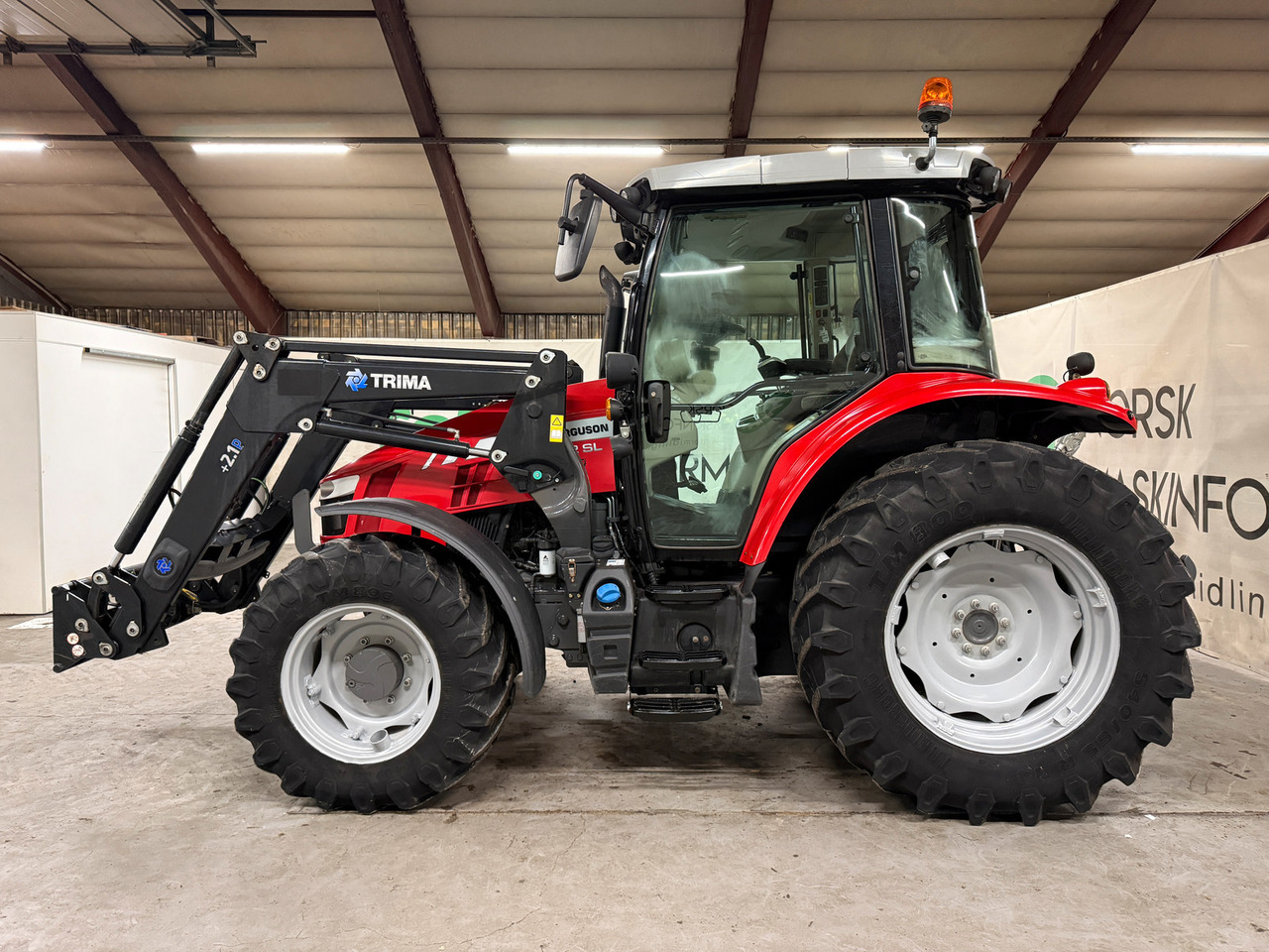 Massey Ferguson 5712 SL Dyna4 - Máy cày: hình 2 Massey Ferguson 5712 SL Dyna4 - Máy cày: hình 2