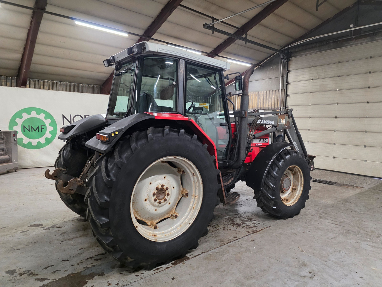 Massey Ferguson 6180 - Máy cày: hình 5 Massey Ferguson 6180 - Máy cày: hình 5