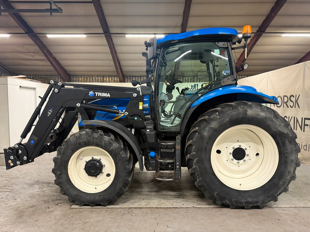 New Holland T6.140 EC - Máy cày: hình 2 New Holland T6.140 EC - Máy cày: hình 2