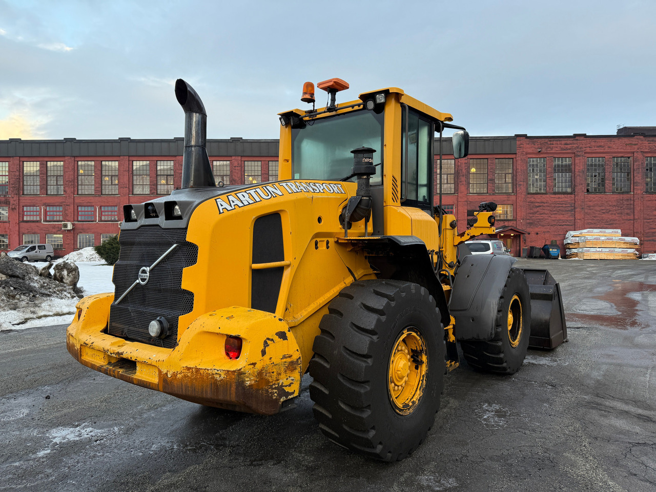 Volvo L70G - Máy xúc lật bánh lốp: hình 5 Volvo L70G - Máy xúc lật bánh lốp: hình 5