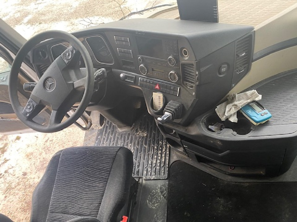 MERCEDES BENZ Actros 18.51 - Xe đầu kéo: hình 4 MERCEDES BENZ Actros 18.51 - Xe đầu kéo: hình 4
