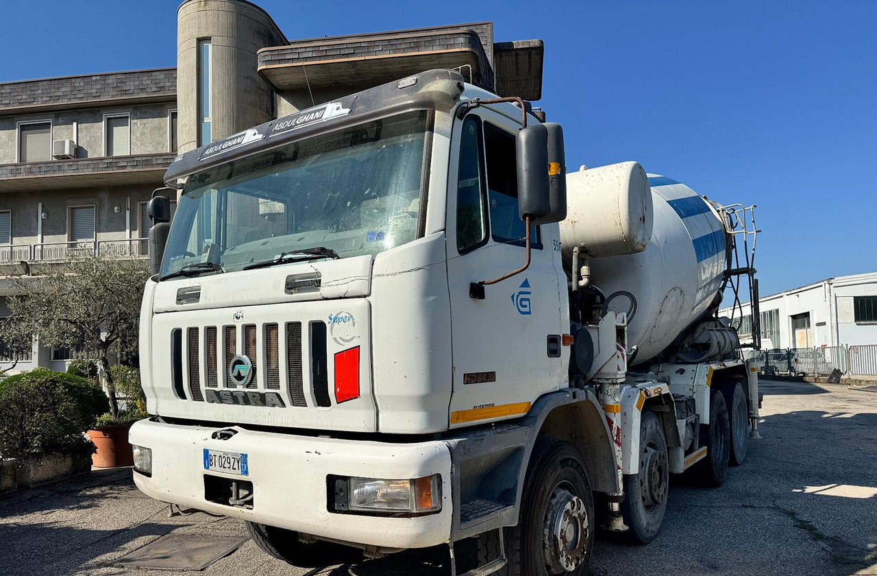Betonpompa CIFA ASTRA HD84.38 - 2003 - Xe trộn bơm bê tông: hình 1 Betonpompa CIFA ASTRA HD84.38 - 2003 - Xe trộn bơm bê tông: hình 1
