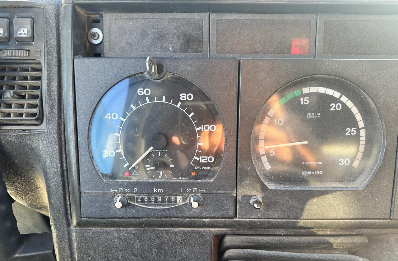 Betonpompa CIFA Iveco Trakker 410E44 - Xe trộn bơm bê tông: hình 3 Betonpompa CIFA Iveco Trakker 410E44 - Xe trộn bơm bê tông: hình 3