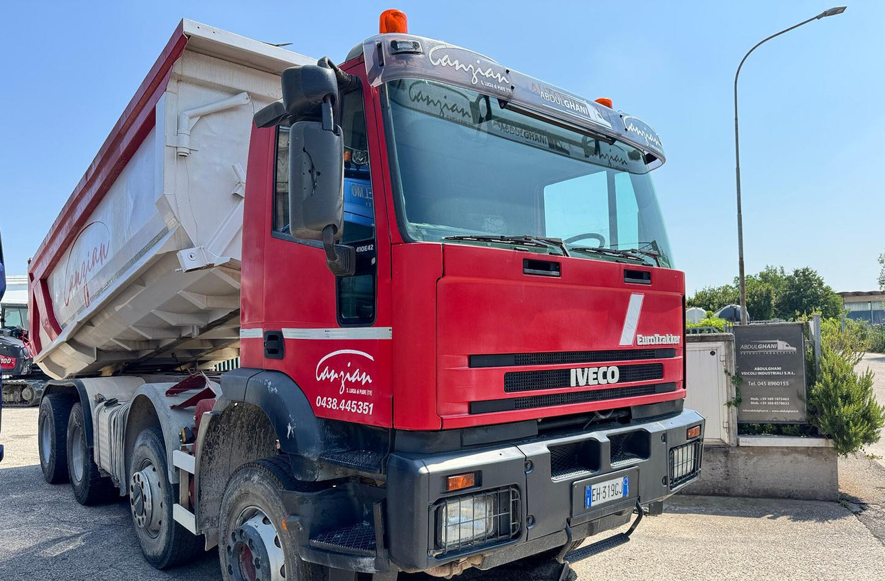 IVECO TRAKKER 420 - 8X4 - Xe ben: hình 1 IVECO TRAKKER 420 - 8X4 - Xe ben: hình 1