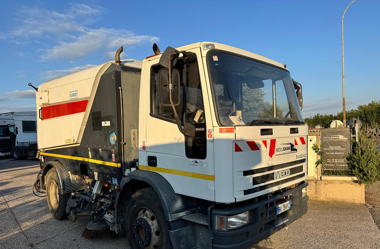 Iveco EuroCargo 150E18 spazzatrice - Xe quét đường: hình 2 Iveco EuroCargo 150E18 spazzatrice - Xe quét đường: hình 2
