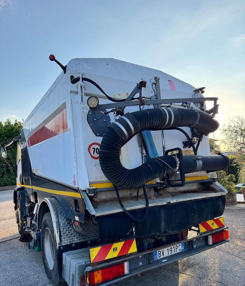 Iveco EuroCargo 150E18 spazzatrice - Xe quét đường: hình 4 Iveco EuroCargo 150E18 spazzatrice - Xe quét đường: hình 4